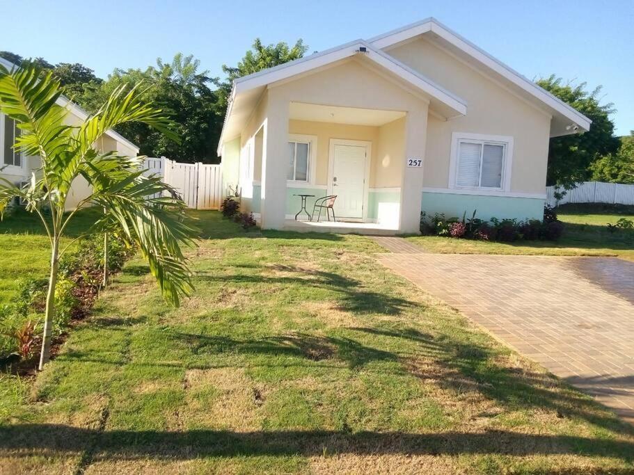 Jamaica Reggae Villa Lucea Εξωτερικό φωτογραφία